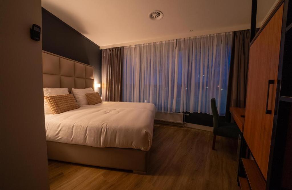 Ma Airport Hotel Hoofddorp Exterior photo